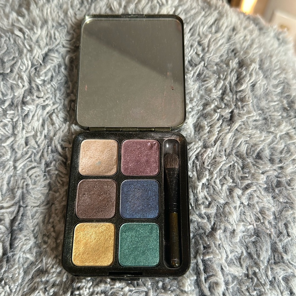 MAC cosmetics 6 eyeshadow